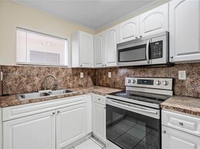 700 SE 9th Ct 103, Hialeah FL 33010