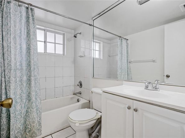 700 SE 9th Ct 103, Hialeah FL 33010