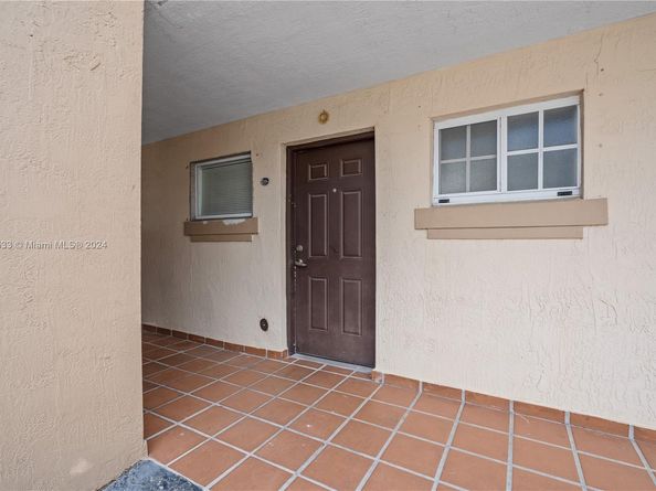 700 SE 9th Ct 103, Hialeah FL 33010