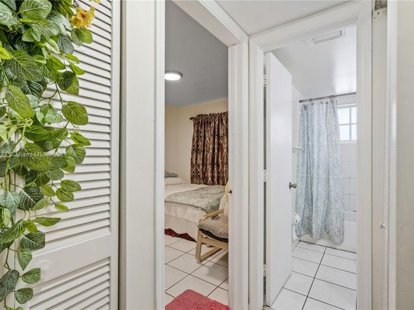 700 SE 9th Ct 103, Hialeah FL 33010