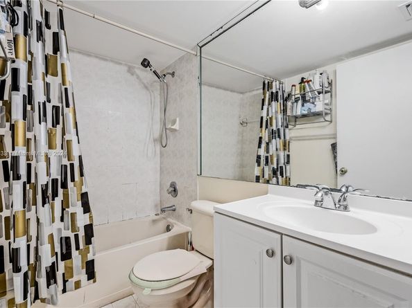 700 SE 9th Ct 103, Hialeah FL 33010