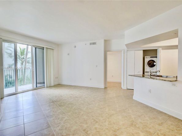 19900 E Country Club Dr 216, Aventura FL 33180