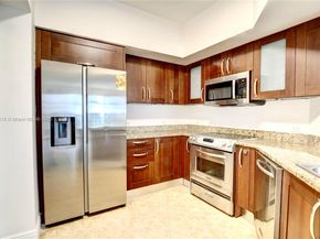 19900 E Country Club Dr 216, Aventura FL 33180