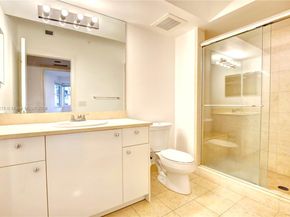 19900 E Country Club Dr 216, Aventura FL 33180