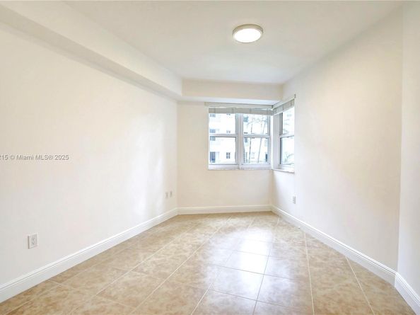 19900 E Country Club Dr 216, Aventura FL 33180