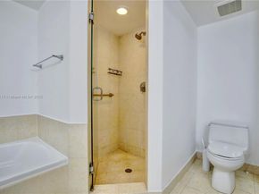 19900 E Country Club Dr 216, Aventura FL 33180