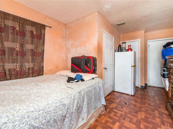 144 NW 53rd St, Miami FL 33127