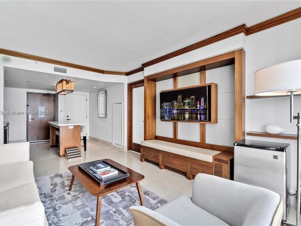 6801 Collins Ave 818, Miami Beach FL 33141