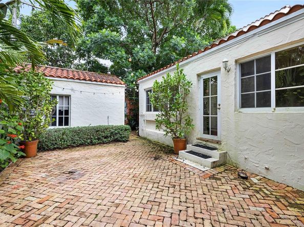 1225 Asturia Ave, Coral Gables FL 33134