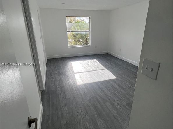 2050 SW 122nd Ave 22, Miami FL 33175