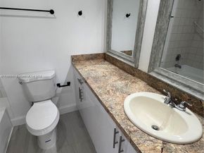 2050 SW 122nd Ave 22, Miami FL 33175