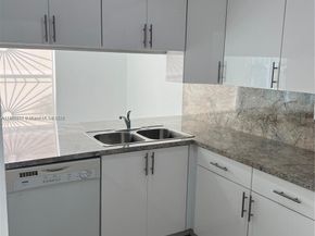 2050 SW 122nd Ave 22, Miami FL 33175