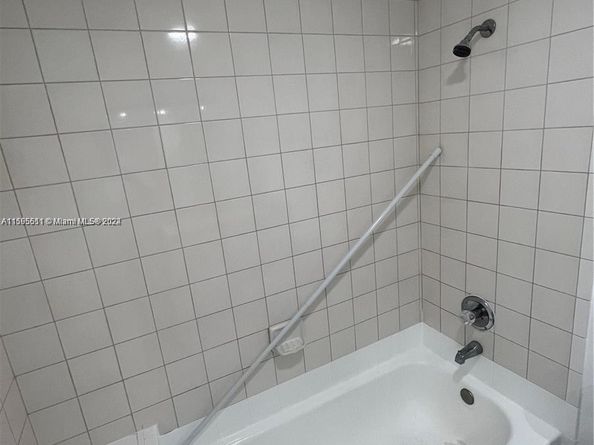 2050 SW 122nd Ave 22, Miami FL 33175