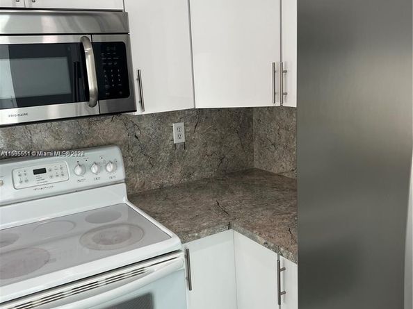 2050 SW 122nd Ave 22, Miami FL 33175