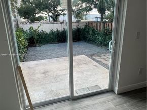 2050 SW 122nd Ave 22, Miami FL 33175