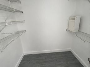 2050 SW 122nd Ave 22, Miami FL 33175