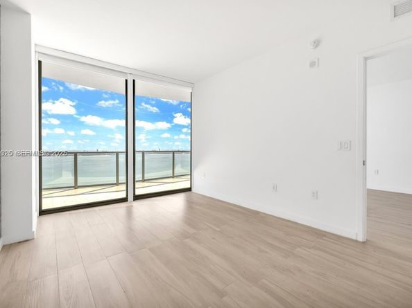 460 NE 28th St 3907, Miami FL 33137