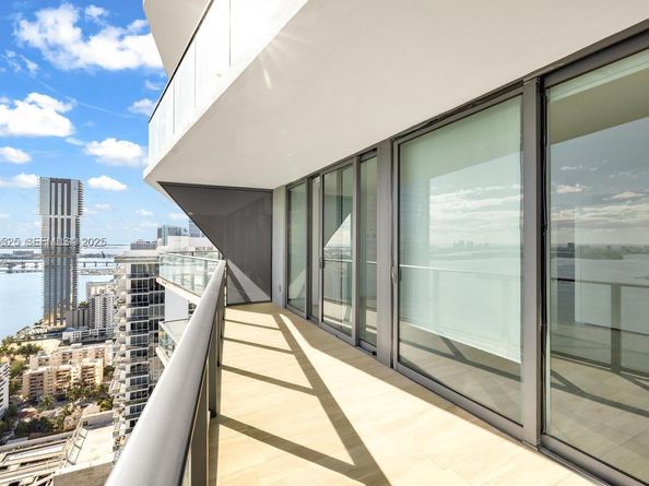 460 NE 28th St 3907, Miami FL 33137