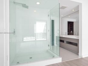 460 NE 28th St 3907, Miami FL 33137