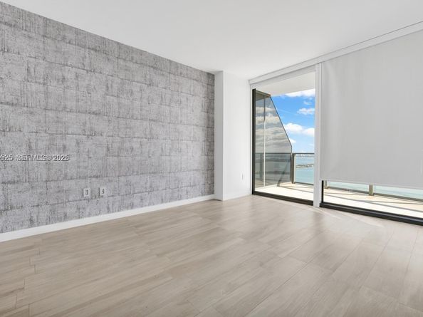 460 NE 28th St 3907, Miami FL 33137