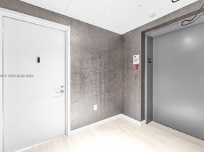 460 NE 28th St 3907, Miami FL 33137