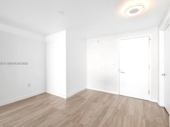 460 NE 28th St 3907, Miami FL 33137