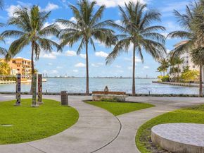 460 NE 28th St 3907, Miami FL 33137