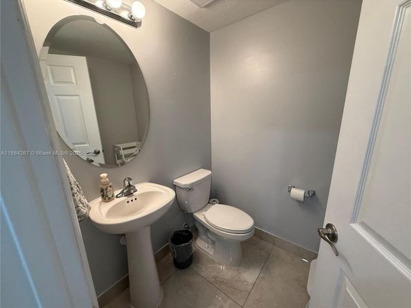 3360 SE 1st St, Homestead FL 33033