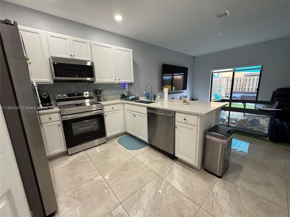3360 SE 1st St, Homestead FL 33033