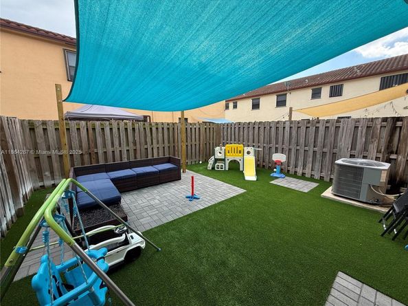 3360 SE 1st St, Homestead FL 33033