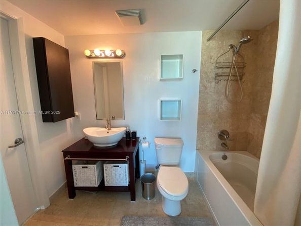 350 S Miami Ave 3811, Miami FL 33130