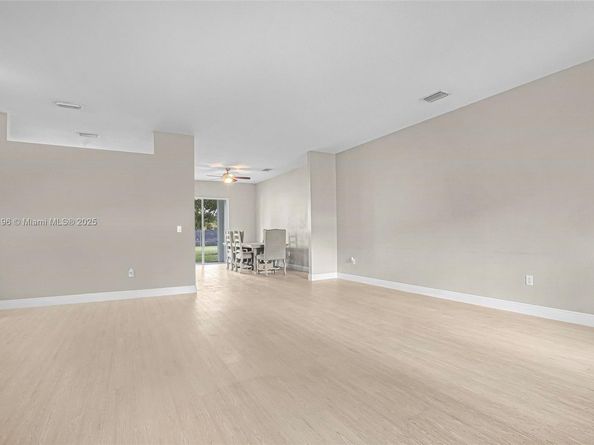 2821 Augusta Dr, Homestead FL 33035
