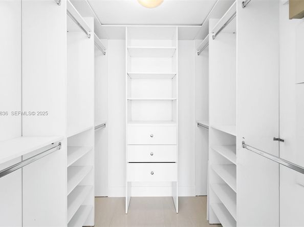 485 Brickell Ave 1907, Miami FL 33131