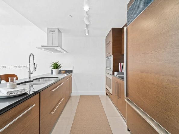 485 Brickell Ave 1907, Miami FL 33131