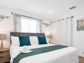 1426 Coolidge St, Hollywood FL 33020