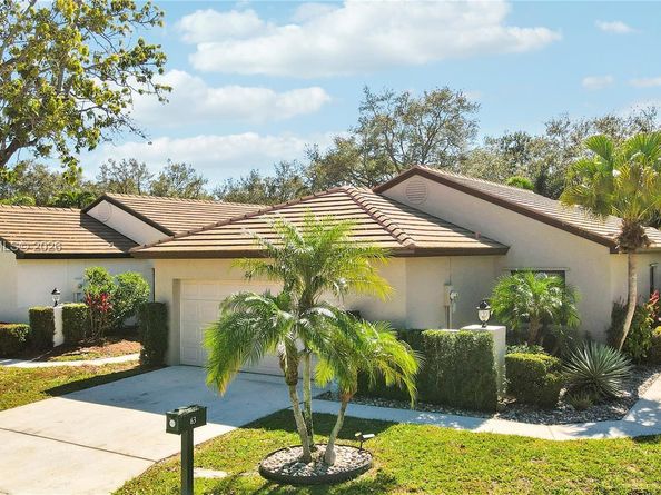 63 N Ironwood Way N, Palm Beach Gardens FL 33418