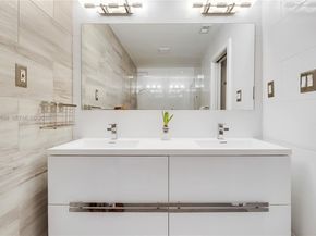 63 N Ironwood Way N, Palm Beach Gardens FL 33418