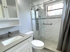 2260 W 53rd Pl 7, Hialeah FL 33016