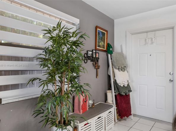 3631 SW 27th St, Miami FL 33133