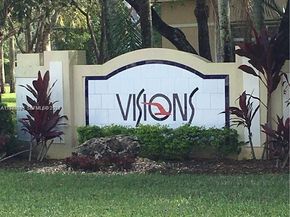 561 Racquet Club Rd 21, Weston FL 33326