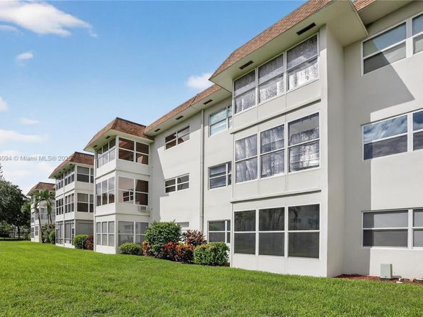 4706 NW 36th St 411, Lauderdale Lakes FL 33319