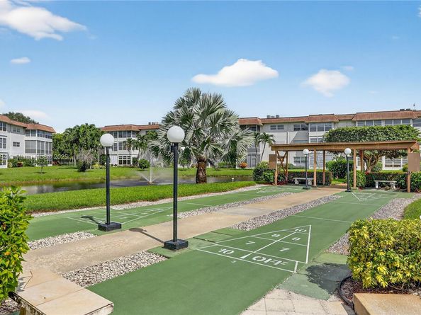 4706 NW 36th St 411, Lauderdale Lakes FL 33319