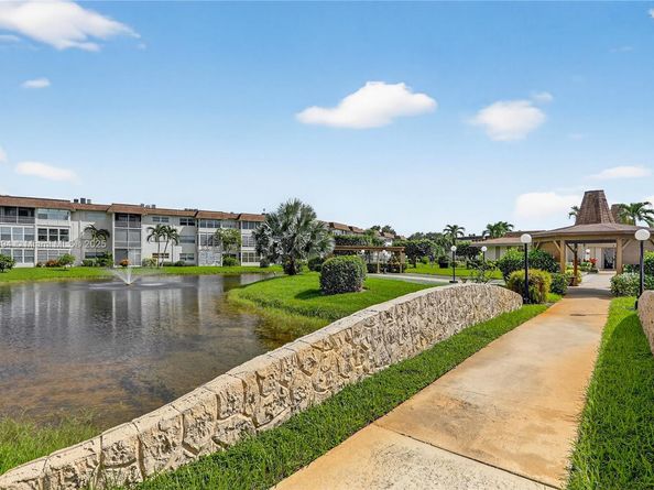 4706 NW 36th St 411, Lauderdale Lakes FL 33319
