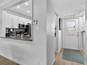 4706 NW 36th St 411, Lauderdale Lakes FL 33319