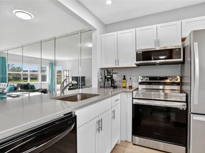 4706 NW 36th St 411, Lauderdale Lakes FL 33319