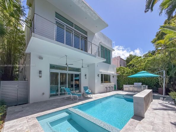 4048 Malaga Ave, Miami FL 33133