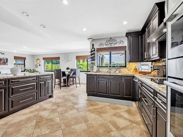 15462 SW 115th St, Miami FL 33196