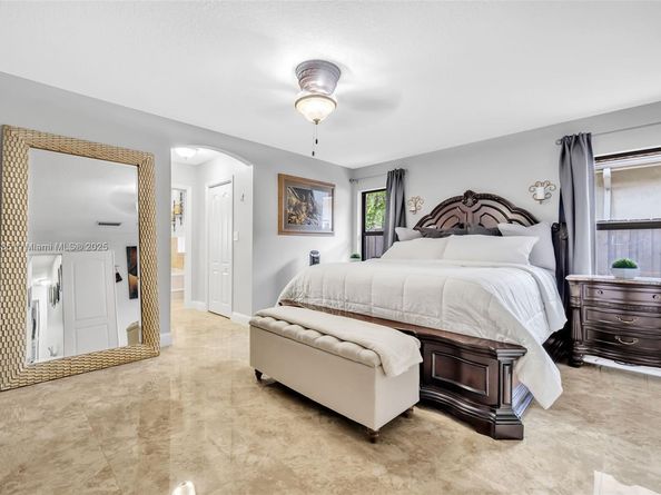 15462 SW 115th St, Miami FL 33196