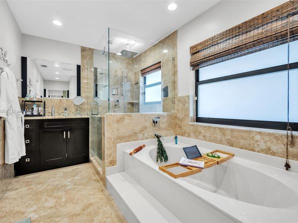 15462 SW 115th St, Miami FL 33196