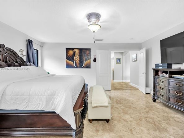 15462 SW 115th St, Miami FL 33196